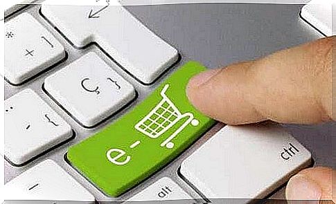 Green button for online shopping.